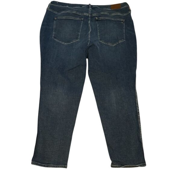 Classic Blue Women's Jeans - Picture 5 of 8